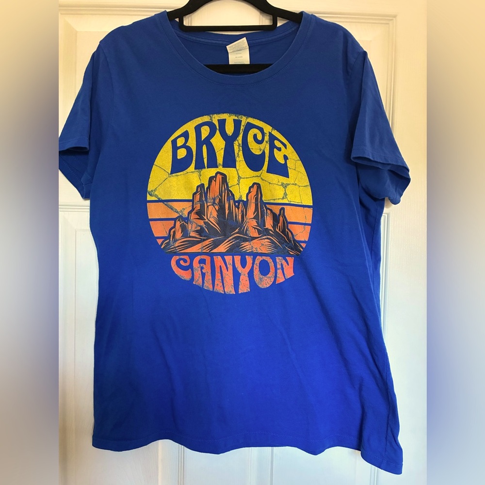 Blue Bryce Canyon Graphic T-Shirt sz L